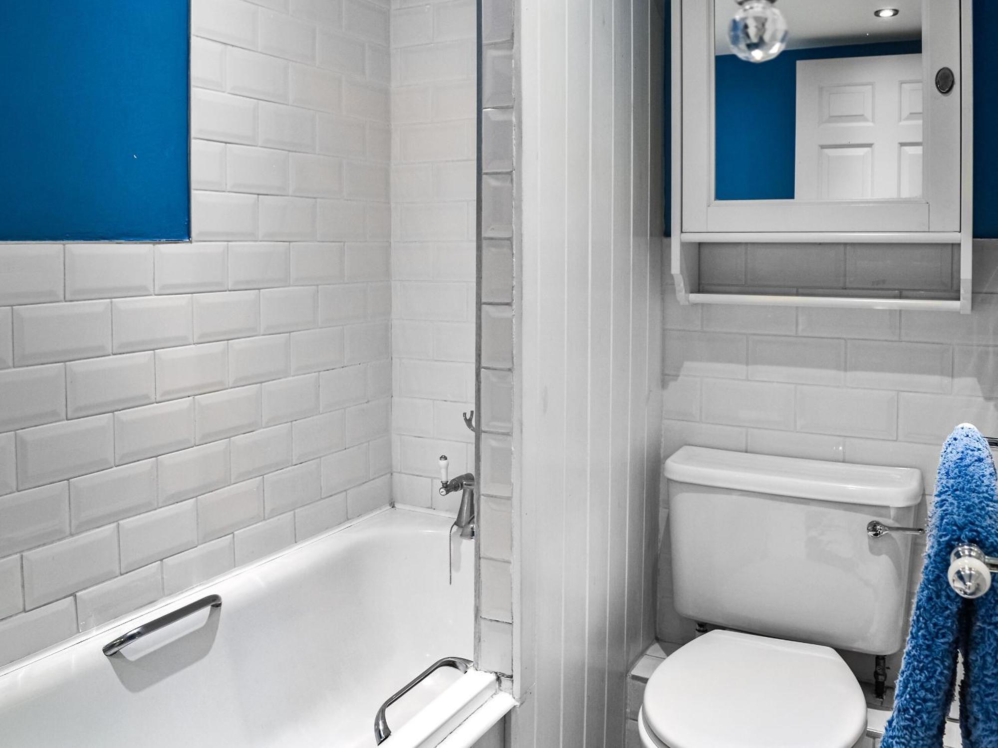 County House Apartment - 27911 York Ngoại thất bức ảnh